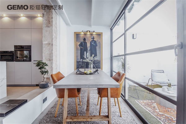 轻奢定制加盟选品牌还是当地加工厂？